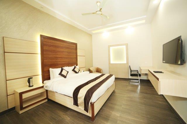 Green Palms Hotel Дели Экстерьер фото
